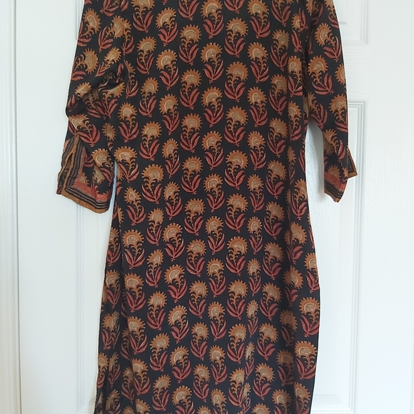 Tunic size small - Picture 5 of 5